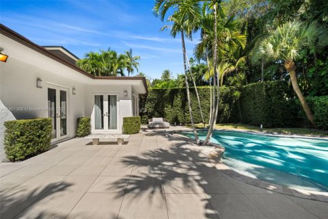 Купить виллу или дом в Майами-Бич, Флорида 5 спален, 369.75м2, № 1951555 - фото 25