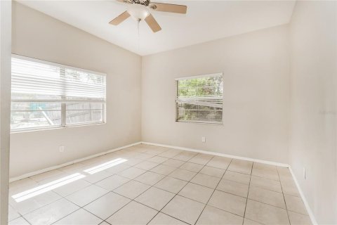 Casa en alquiler en Tampa, Florida, 4 dormitorios, 115.48 m2 № 1750006 - foto 9