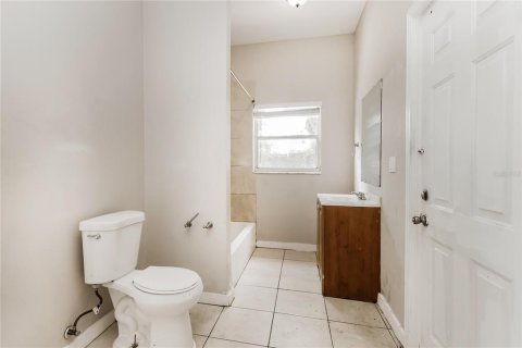 Casa en alquiler en Tampa, Florida, 4 dormitorios, 115.48 m2 № 1750006 - foto 11