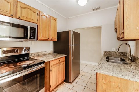 Casa en alquiler en Tampa, Florida, 4 dormitorios, 115.48 m2 № 1750006 - foto 6