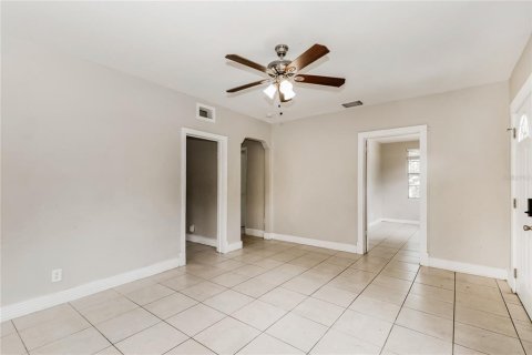 Casa en alquiler en Tampa, Florida, 4 dormitorios, 115.48 m2 № 1750006 - foto 5