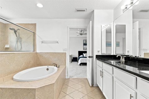Villa ou maison à vendre à Wesley Chapel, Floride: 4 chambres, 275.18 m2 № 2299378 - photo 25