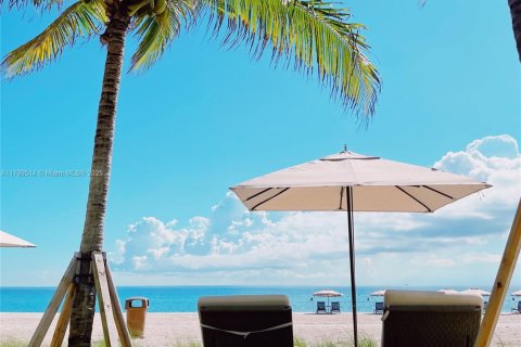 Купить кондоминиум в Санни-Айлс-Бич, Флорида 21.37м2, № 1959435 - фото 9