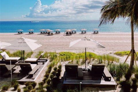 Купить кондоминиум в Санни-Айлс-Бич, Флорида 21.37м2, № 1959435 - фото 8