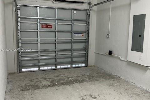 Townhouse in Miami, Florida 3 bedrooms, 123.65 sq.m. № 2076127 - photo 10