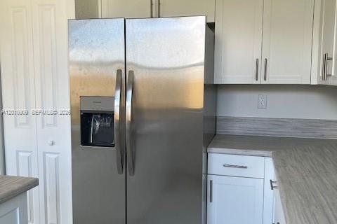 Townhouse in Miami, Florida 3 bedrooms, 123.65 sq.m. № 2076127 - photo 5