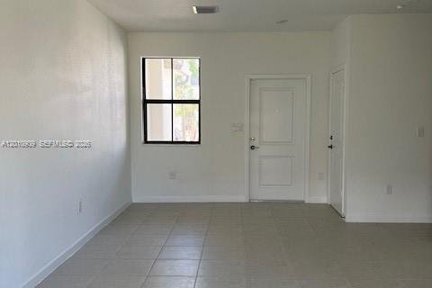 Townhouse in Miami, Florida 3 bedrooms, 123.65 sq.m. № 2076127 - photo 7