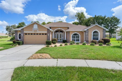Villa ou maison à Spring Hill, Floride 3 chambres, 245.63 m2 № 2302313