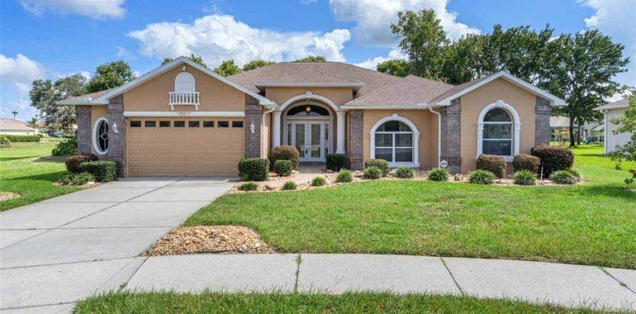 House in Spring Hill, Florida 3 bedrooms, 245.63 sq.m. № 2302313