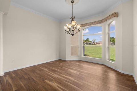 House in Spring Hill, Florida 3 bedrooms, 245.63 sq.m. № 2302313 - photo 14
