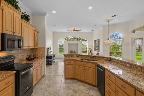 House in Spring Hill, Florida 3 bedrooms, 245.63 sq.m. № 2302313 - photo 21