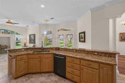 House in Spring Hill, Florida 3 bedrooms, 245.63 sq.m. № 2302313 - photo 22