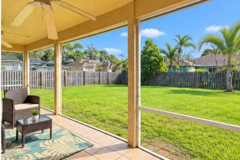 Casa en venta en Port St. Lucie, Florida, 3 dormitorios, 116.31 m2 № 2421100 - foto 2