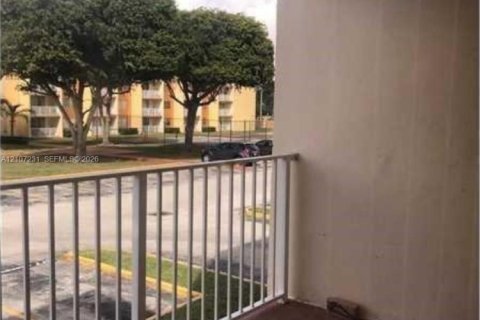 Appartement à louer à Hialeah, Floride: 2 chambres, 91.04 m2 № 2417800 - photo 14