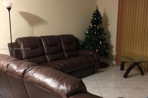 Appartement à louer à Hialeah, Floride: 2 chambres, 91.04 m2 № 2417800 - photo 8