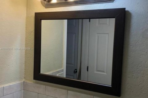 Appartement à louer à Hialeah, Floride: 2 chambres, 91.04 m2 № 2417800 - photo 10