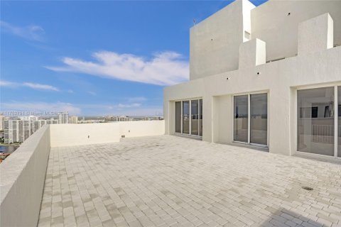 Купить кондоминиум в Санни-Айлс-Бич, Флорида 3 спальни, 282.42м2, № 1737792 - фото 6