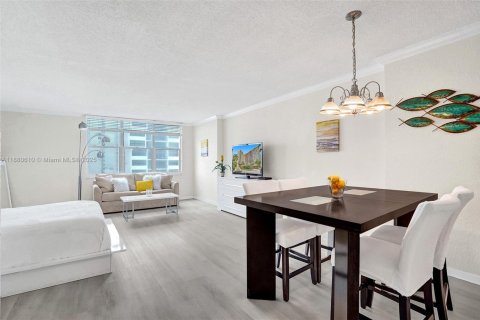 Снять в аренду кондоминиум в Холливуд, Флорида 54.81м2, № 2034660 - фото 8