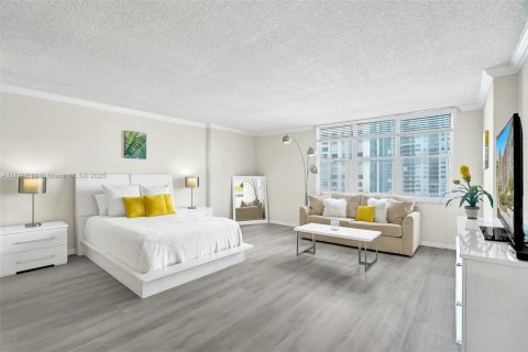 Снять в аренду кондоминиум в Холливуд, Флорида 54.81м2, № 2034660 - фото 2