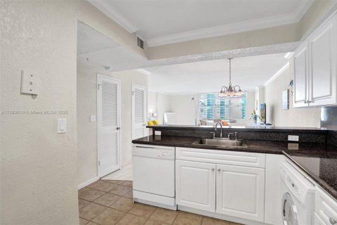 Снять в аренду кондоминиум в Холливуд, Флорида 54.81м2, № 2034660 - фото 17