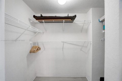 Снять в аренду кондоминиум в Холливуд, Флорида 54.81м2, № 2034660 - фото 18