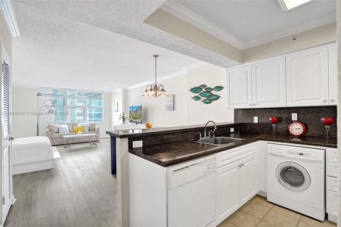 Снять в аренду кондоминиум в Холливуд, Флорида 54.81м2, № 2034660 - фото 7