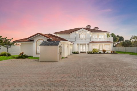 Casa en venta en Titusville, Florida, 5 dormitorios, 763.38 m2 № 1276831 - foto 16