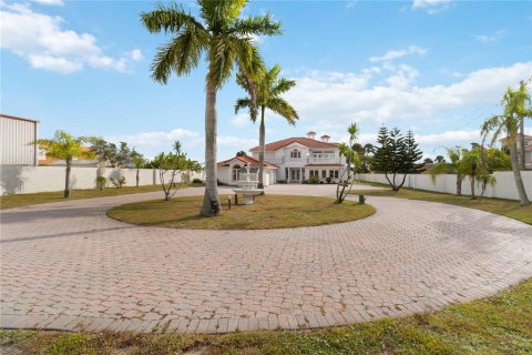 Casa en venta en Titusville, Florida, 5 dormitorios, 763.38 m2 № 1276831 - foto 21