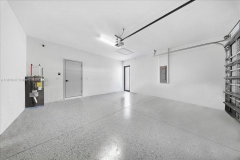 Casa en venta en Lehigh Acres, Florida, 3 dormitorios, 140.56 m2 № 1971658 - foto 28