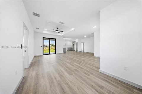 Casa en venta en Lehigh Acres, Florida, 3 dormitorios, 140.56 m2 № 1971658 - foto 8