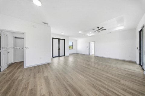 Casa en venta en Lehigh Acres, Florida, 3 dormitorios, 140.56 m2 № 1971658 - foto 6