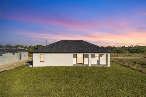 Casa en venta en Lehigh Acres, Florida, 3 dormitorios, 140.56 m2 № 1971658 - foto 4