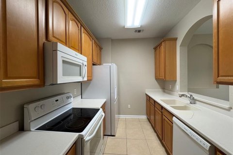 Condo in Orlando, Florida, 3 bedrooms № 2236002 - photo 10