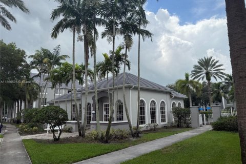 Condo in Pembroke Pines, Florida, 2 bedrooms  № 1922672 - photo 14