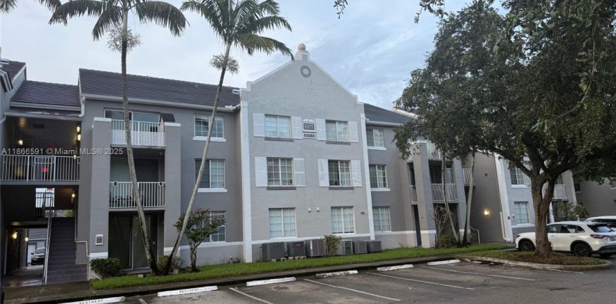 Condo in Pembroke Pines, Florida, 2 bedrooms  № 1922672