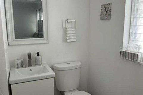 House in Cape Coral, Florida 4 bedrooms, 161.84 sq.m. № 2211608 - photo 18
