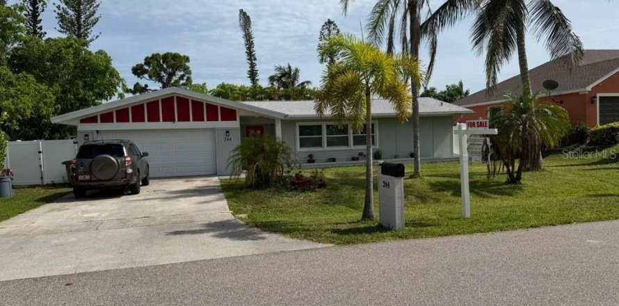 House in Cape Coral, Florida 4 bedrooms, 161.84 sq.m. № 2211608