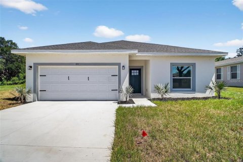 House in Umatilla, Florida 4 bedrooms, 145.2 sq.m. № 2121944