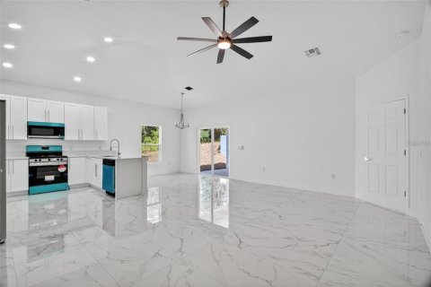 Villa ou maison à vendre à Umatilla, Floride: 4 chambres, 145.2 m2 № 2121944 - photo 8