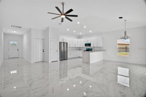 Villa ou maison à vendre à Umatilla, Floride: 4 chambres, 145.2 m2 № 2121944 - photo 6