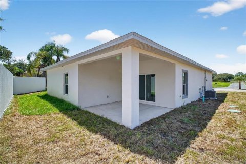 Villa ou maison à vendre à Umatilla, Floride: 4 chambres, 145.2 m2 № 2121944 - photo 4