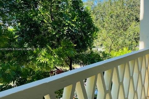 Condo in Bay Harbor Islands, Florida, 1 bedroom  № 1863675 - photo 11