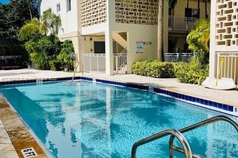 Condo in Bay Harbor Islands, Florida, 1 bedroom  № 1863675 - photo 3
