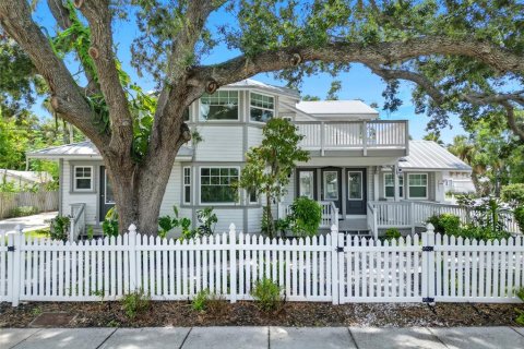 House in Palmetto, Florida 4 bedrooms, 273.6 sq.m. № 1899818 - photo 2