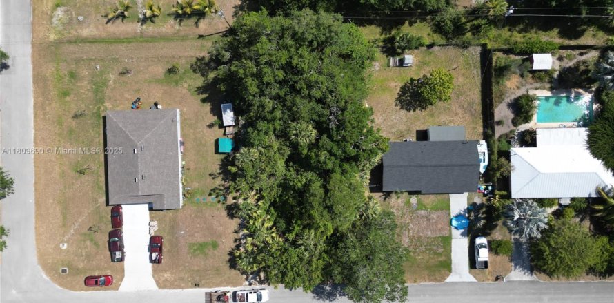 Terreno en St. Lucie, Florida № 1865370