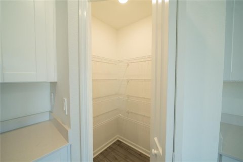 House in Ocala, Florida 4 bedrooms, 169.18 sq.m. № 2219373 - photo 26