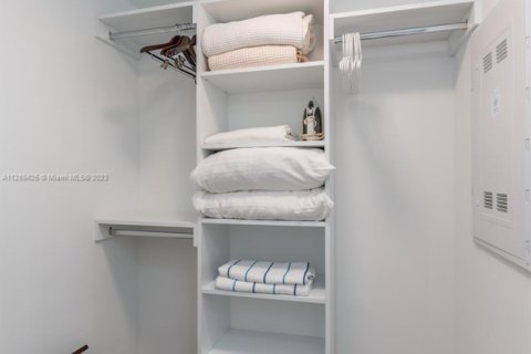 Apartment in Miami, Florida 1 bedroom, 111.48 sq.m. № 1938468 - photo 8