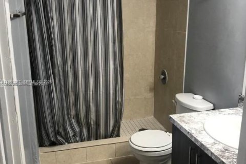 Снять в аренду кондоминиум в Майами, Флорида 2 спальни, 82.4м2, № 2006499 - фото 4