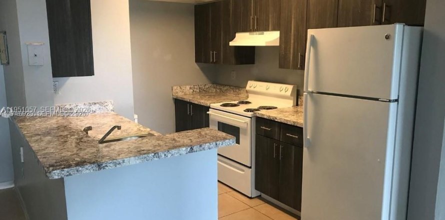 Кондоминиум с 2 спальнями в Майами, Флорида № 2006499