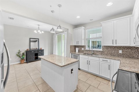 Touwnhouse à vendre à Winter Springs, Floride: 3 chambres, 192.12 m2 № 2227785 - photo 9